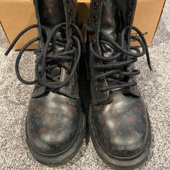 Doc Martens - Picture 1 of 3